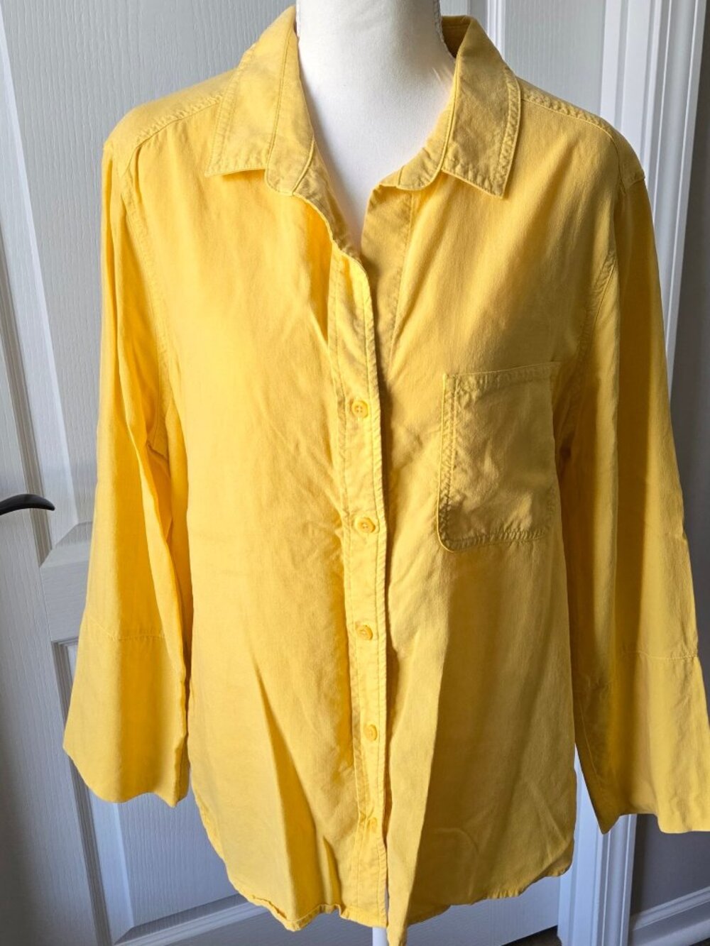 Chelsea & Violet Button Up High Low Shirt - Yellow - L